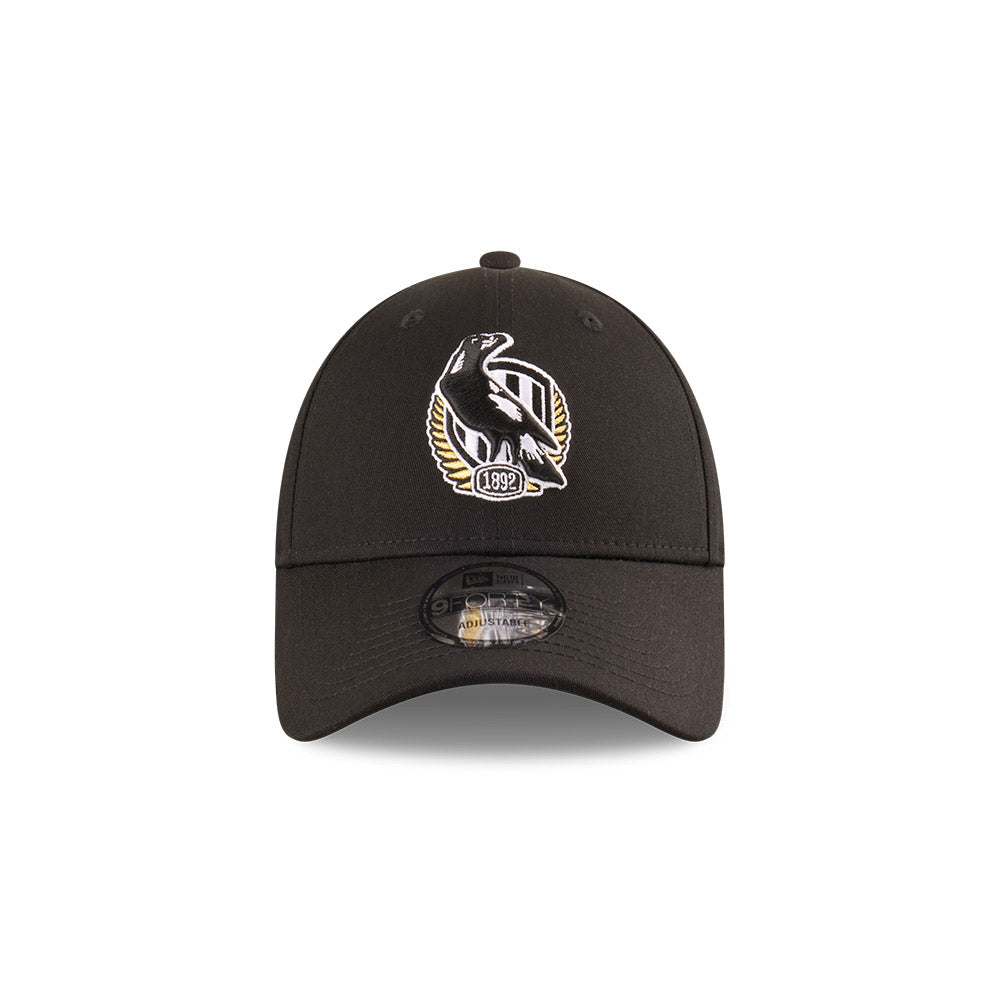 Collingwood Magpies Youth Hat - AFL 2025 Badged Black OTC 9Forty Kids Strapback Cap - New Era